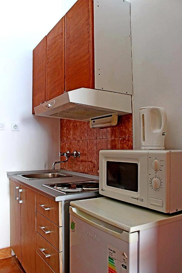 Apartments Gabriela Drvenik  Buitenkant foto