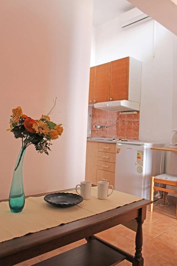 Apartments Gabriela Drvenik  Buitenkant foto